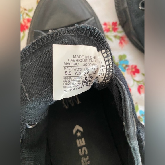 Converse Chuck Taylor, low, all black, size 5.5, great shape! - Picture 4 of 7